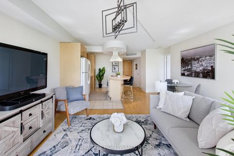 Photo 15 at 201 - 550 Queens Quay W, Waterfront Communities C1, Toronto