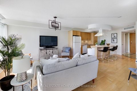 Photo 17 at 201 - 550 Queens Quay W, Waterfront Communities C1, Toronto