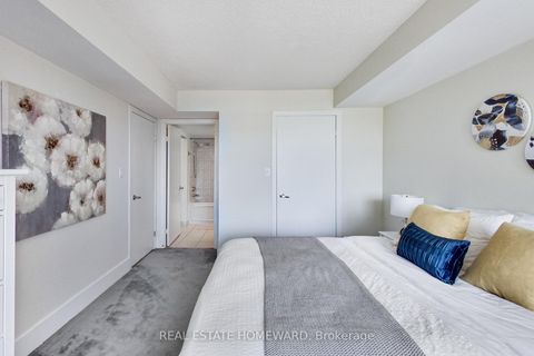 Photo 21 at 201 - 550 Queens Quay W, Waterfront Communities C1, Toronto