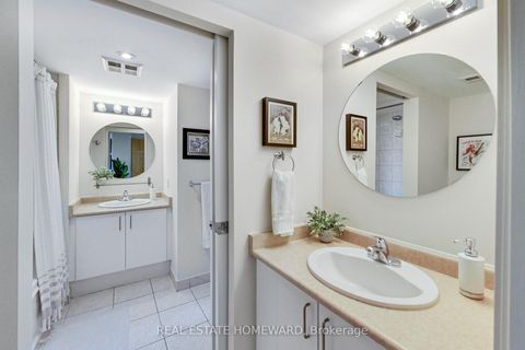 Photo 23 at 201 - 550 Queens Quay W, Waterfront Communities C1, Toronto