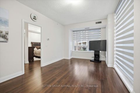 Photo 4 at 204 - 95 North Park Road, Beverley Glen, Vaughan