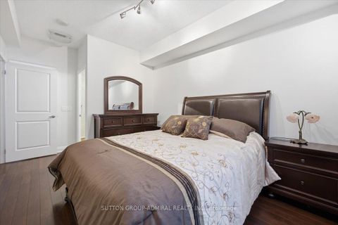 Photo 11 at 204 - 95 North Park Road, Beverley Glen, Vaughan