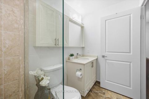 Photo 13 at 204 - 95 North Park Road, Beverley Glen, Vaughan