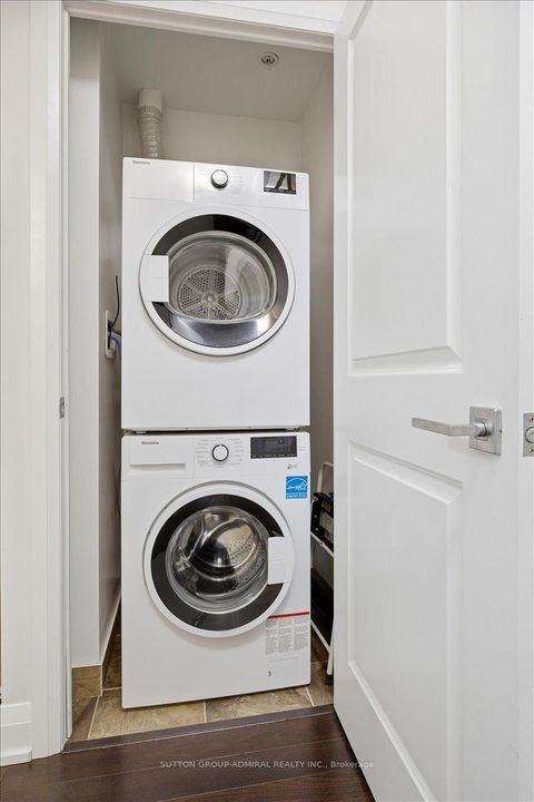 Photo 16 at 204 - 95 North Park Road, Beverley Glen, Vaughan