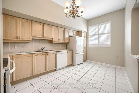 Photo 14 at 109 - 2502 Rutherford Road, Maple, Vaughan