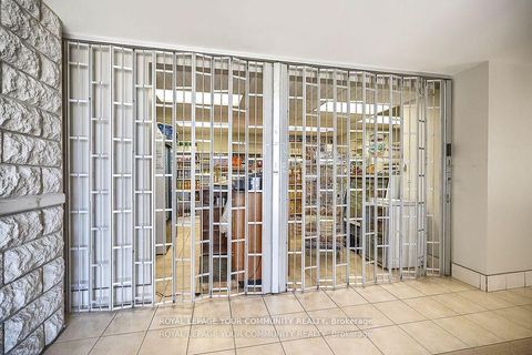 Photo 34 at 109 - 2502 Rutherford Road, Maple, Vaughan