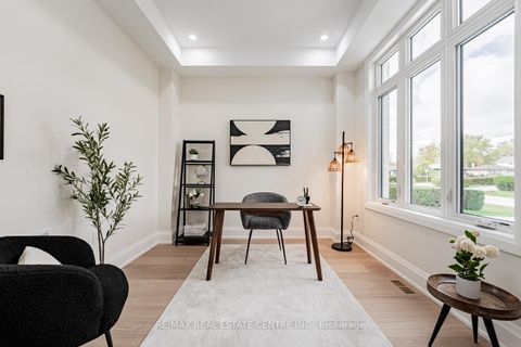 Photo 2 at 368 WEIGHTON Drive, WO West, Oakville