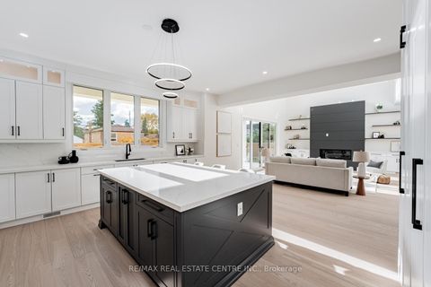 Photo 9 at 368 WEIGHTON Drive, WO West, Oakville