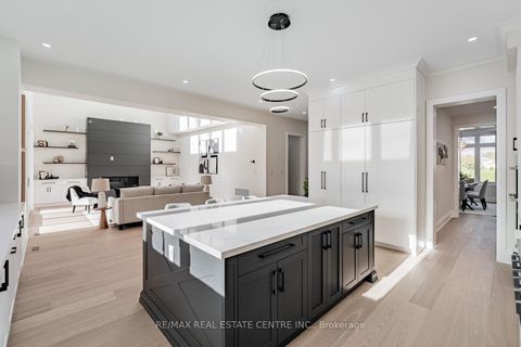 Photo 10 at 368 WEIGHTON Drive, WO West, Oakville