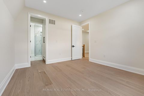 Photo 21 at 368 WEIGHTON Drive, WO West, Oakville