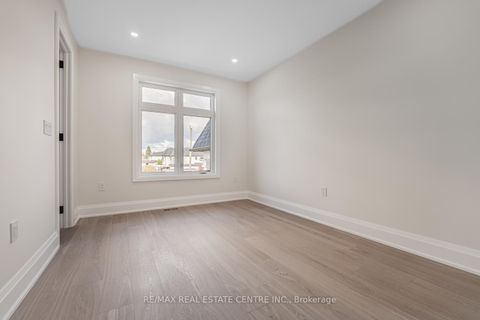 Photo 24 at 368 WEIGHTON Drive, WO West, Oakville