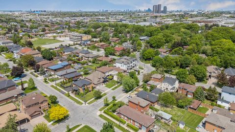 Photo 4 at 28 Cornelius Parkway, Maple Leaf, Toronto