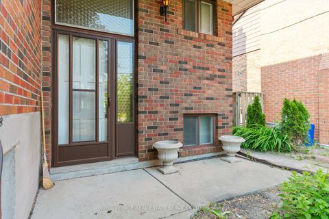 Photo 12 at 28 Cornelius Parkway, Maple Leaf, Toronto