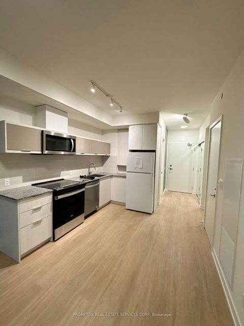 Photo 8 at 2006 - 10 Deerlick Crescent, Donalda, Toronto