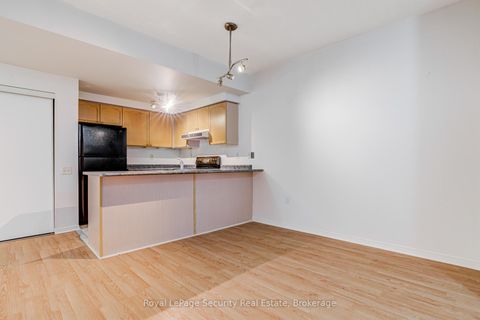 Photo 9 at 137 - 760 Lawrence Avenue W, Glen Park, Toronto