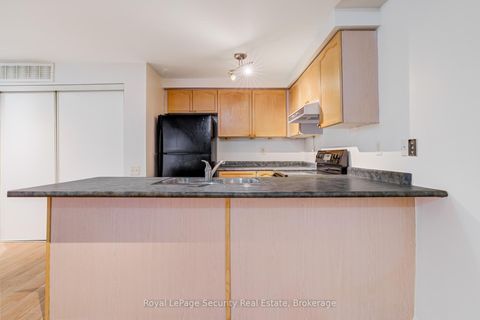 Photo 10 at 137 - 760 Lawrence Avenue W, Glen Park, Toronto