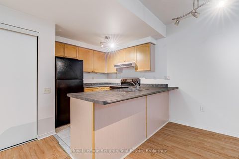 Photo 11 at 137 - 760 Lawrence Avenue W, Glen Park, Toronto
