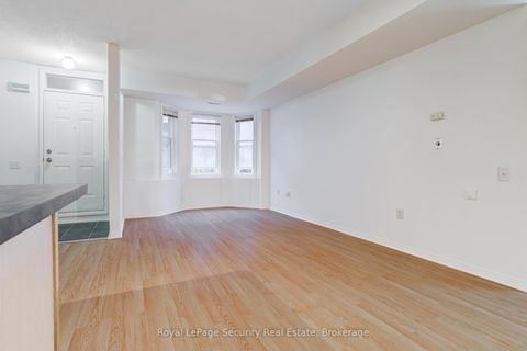 Photo 13 at 137 - 760 Lawrence Avenue W, Glen Park, Toronto