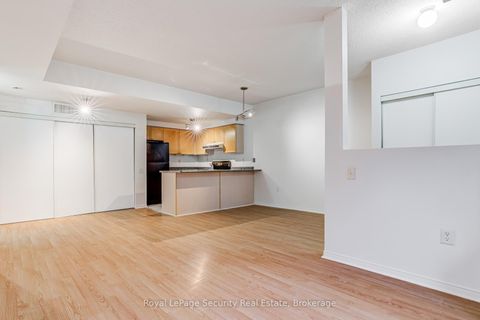 Photo 14 at 137 - 760 Lawrence Avenue W, Glen Park, Toronto
