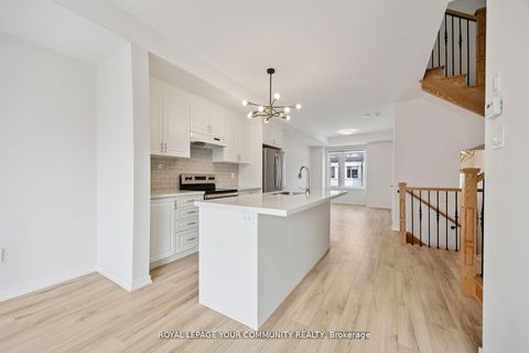 Photo 10 at 133 Rattenbury Road, Patterson, Vaughan