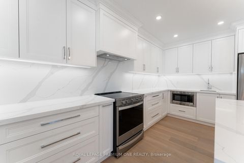 Photo 5 at 286 Waterloo Avenue S, Bathurst Manor, Toronto