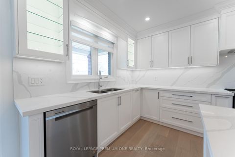 Photo 7 at 286 Waterloo Avenue S, Bathurst Manor, Toronto