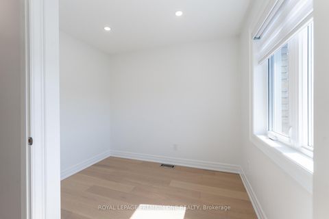 Photo 19 at 286 Waterloo Avenue S, Bathurst Manor, Toronto