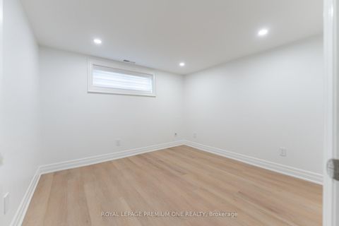 Photo 20 at 286 Waterloo Avenue S, Bathurst Manor, Toronto