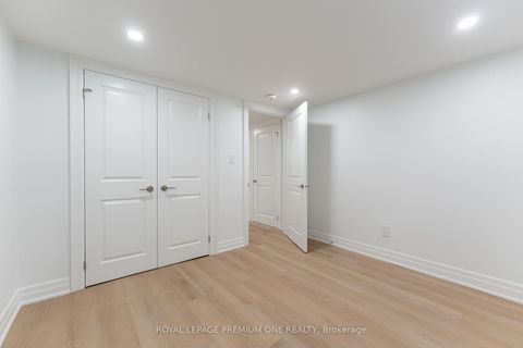 Photo 21 at 286 Waterloo Avenue S, Bathurst Manor, Toronto