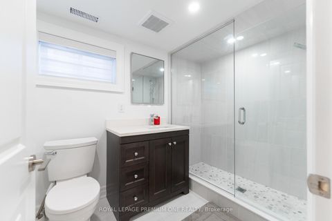 Photo 25 at 286 Waterloo Avenue S, Bathurst Manor, Toronto