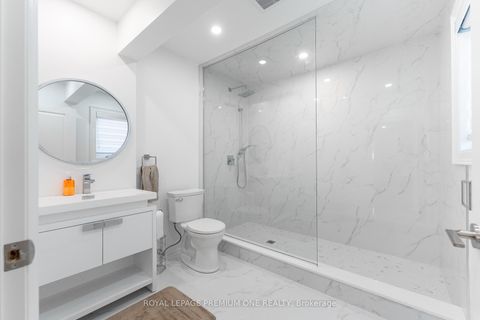 Photo 27 at 286 Waterloo Avenue S, Bathurst Manor, Toronto