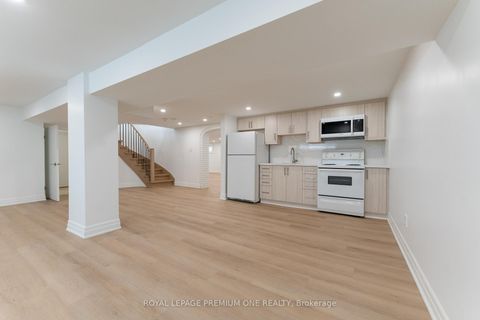 Photo 32 at 286 Waterloo Avenue S, Bathurst Manor, Toronto