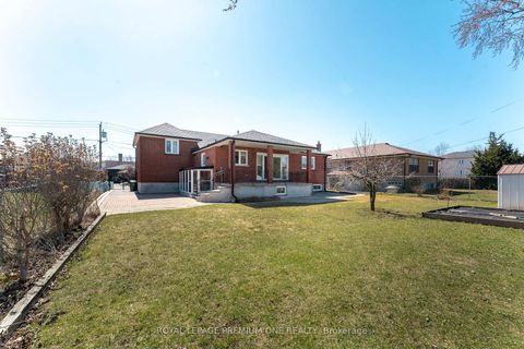 Photo 37 at 286 Waterloo Avenue S, Bathurst Manor, Toronto