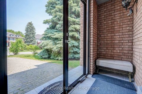 Photo 2 at 48 Brookshill Crescent, Bayview Hill, Richmond Hill