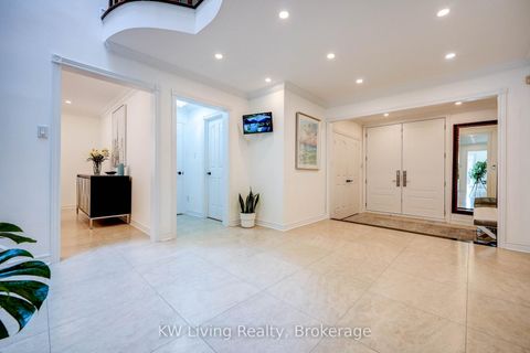 Photo 8 at 48 Brookshill Crescent, Bayview Hill, Richmond Hill