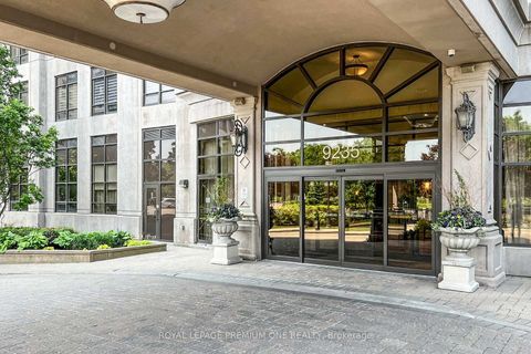 Photo 4 at 606 - 9235 Jane Street, Maple, Vaughan