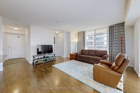Photo 10 at 606 - 9235 Jane Street, Maple, Vaughan