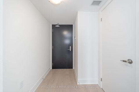 Photo 5 at 2607 - 955 Bay Street, Bay Street Corridor, Toronto