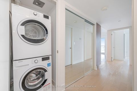 Photo 23 at 2607 - 955 Bay Street, Bay Street Corridor, Toronto