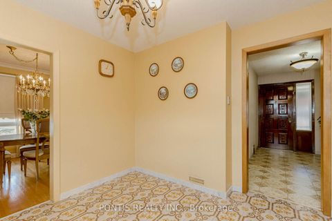 Photo 11 at 27 DIANA Drive, CFB, Toronto