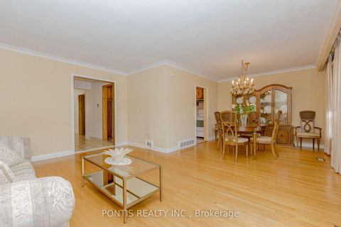 Photo 17 at 27 DIANA Drive, CFB, Toronto