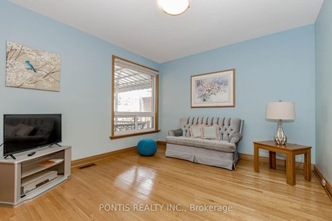 Photo 22 at 27 DIANA Drive, CFB, Toronto