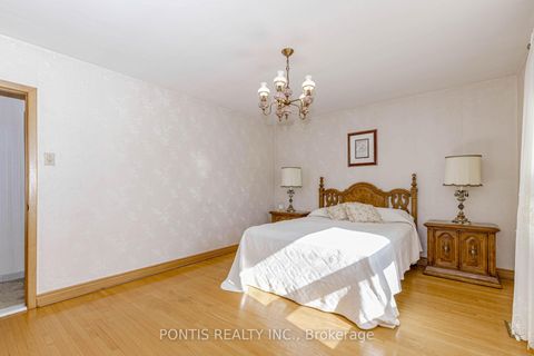 Photo 27 at 27 DIANA Drive, CFB, Toronto