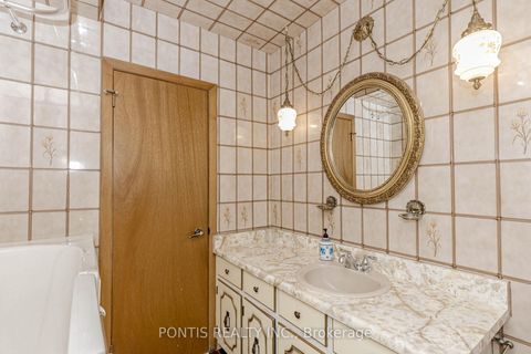 Photo 30 at 27 DIANA Drive, CFB, Toronto