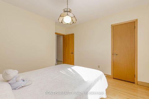 Photo 34 at 27 DIANA Drive, CFB, Toronto