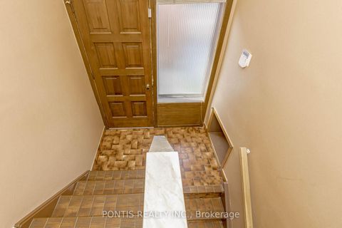 Photo 36 at 27 DIANA Drive, CFB, Toronto