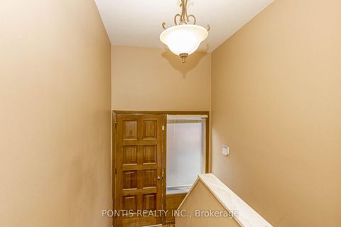 Photo 38 at 27 DIANA Drive, CFB, Toronto