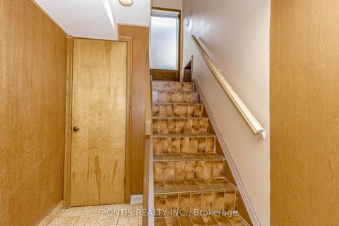 Photo 39 at 27 DIANA Drive, CFB, Toronto