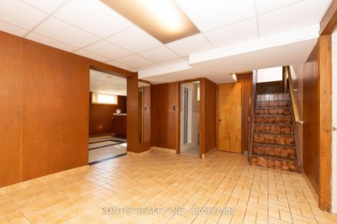 Photo 40 at 27 DIANA Drive, CFB, Toronto