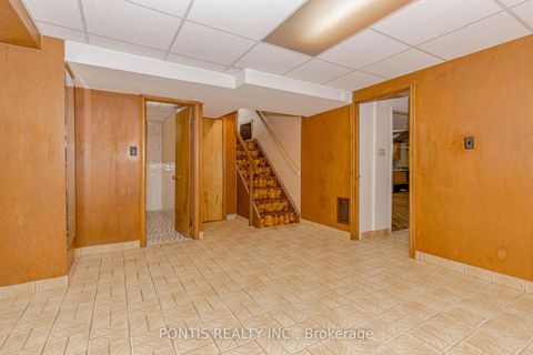 Photo 41 at 27 DIANA Drive, CFB, Toronto